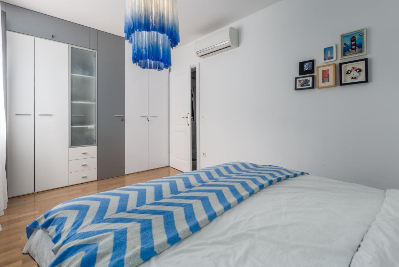 Apartment Vedrana ロヴィニ エクステリア 写真