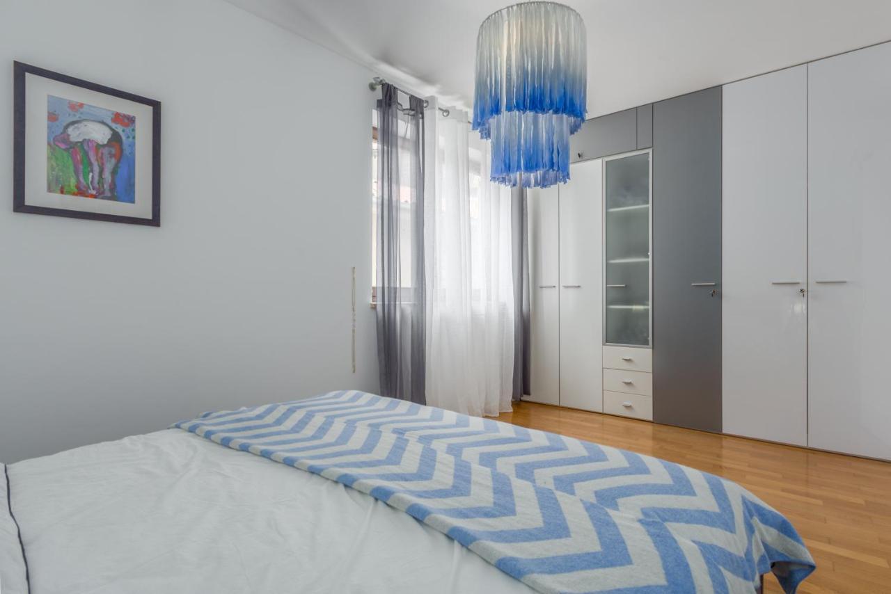 Apartment Vedrana ロヴィニ エクステリア 写真