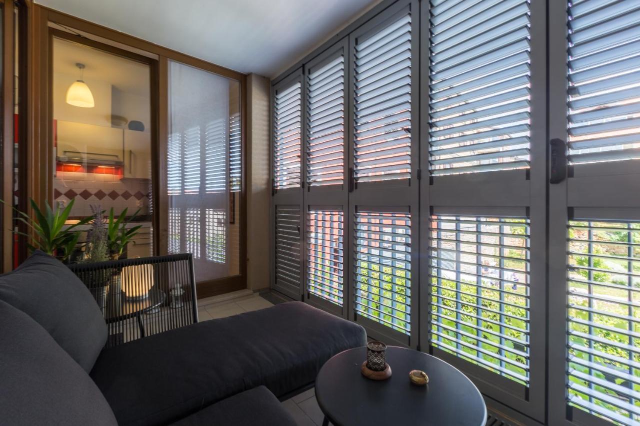 Apartment Vedrana ロヴィニ エクステリア 写真
