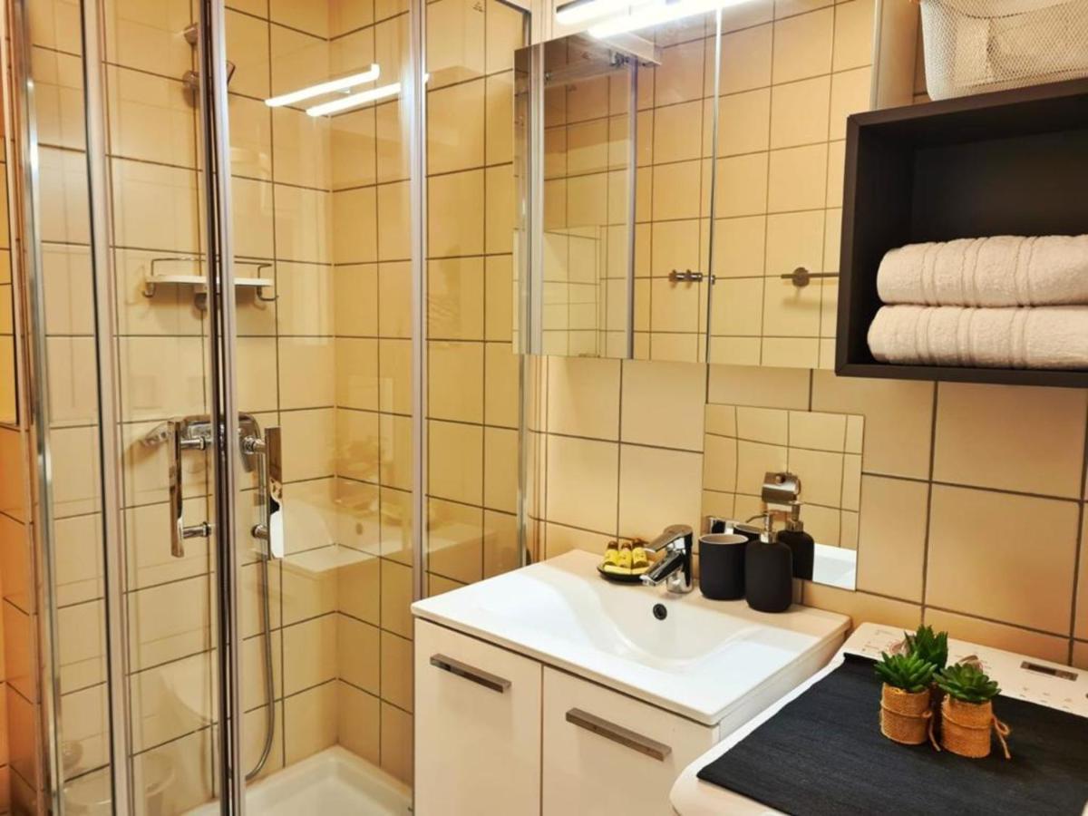 Apartment Vedrana ロヴィニ エクステリア 写真